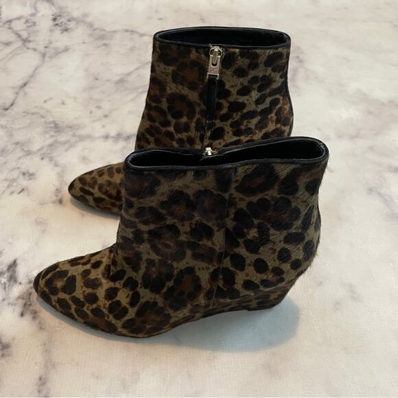 Brian Atwood Bellaria Leopard Print Fur Wedge Ankle Booties Sz 10 - Picture 4 of 11